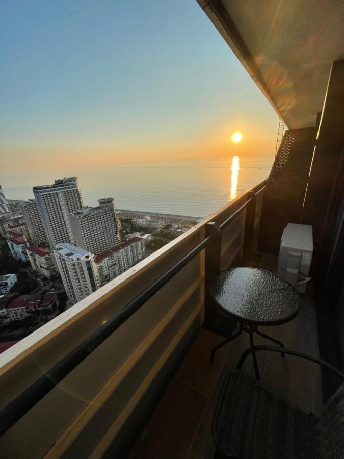 Orbi City Suite Batumi Exterior photo